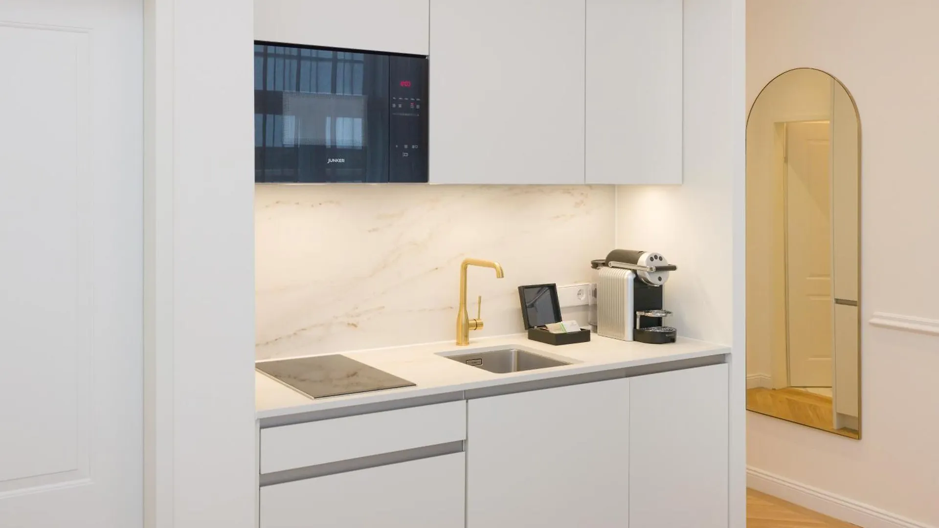 Rafael Kaiser - Signature Apartments City Centre Vienna 0*,  Austria